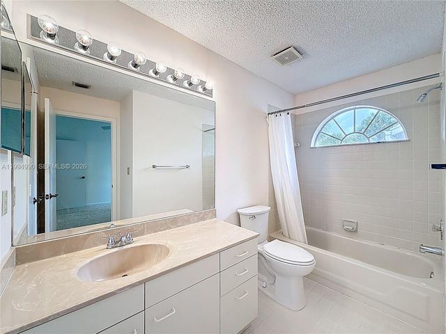 5043 Pointe Emerald Ln, Boca Raton, FL 33486