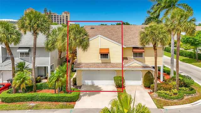 5043 Pointe Emerald Ln, Boca Raton, FL 33486