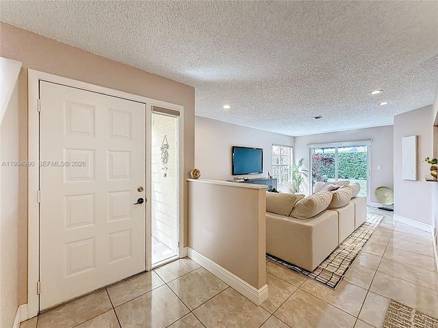 5043 Pointe Emerald Ln, Boca Raton, FL 33486