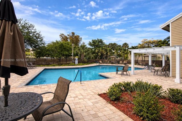 5043 Pointe Emerald Ln, Boca Raton, FL 33486