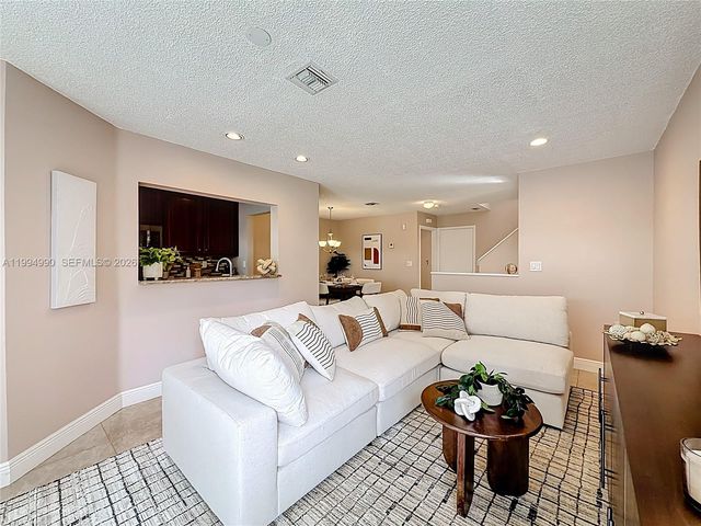 5043 Pointe Emerald Ln, Boca Raton, FL 33486
