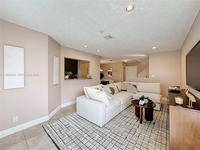 5043 Pointe Emerald Ln, Boca Raton, FL 33486
