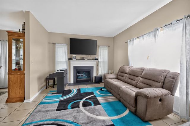 142 Willow Drive, Easton, PA 18045