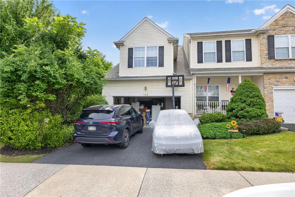 142 Willow Drive, Easton, PA 18045