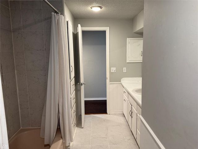 2008 Lyndon Circle, The Village, OK 73120