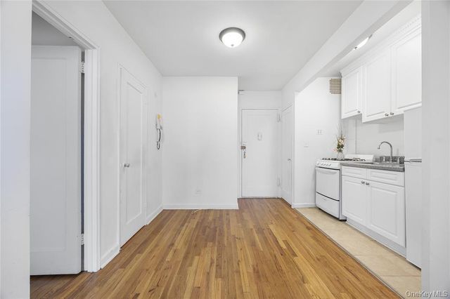 99-63 66 ave F7, Rego Park, NY 11374