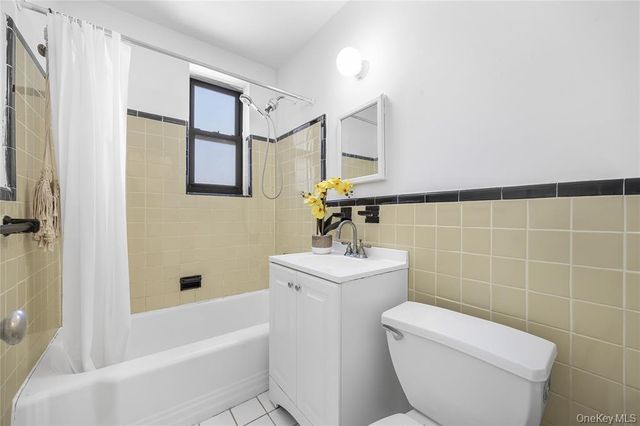 99-63 66 ave F7, Rego Park, NY 11374