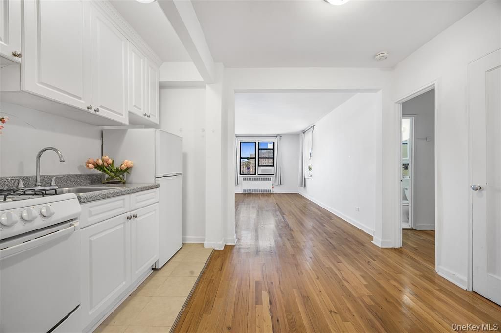 99-63 66 ave F7, Rego Park, NY 11374