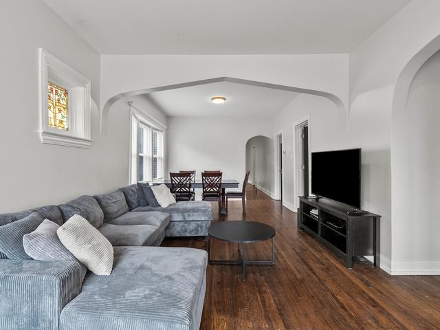1342 S 57th Avenue, Cicero, IL 60804