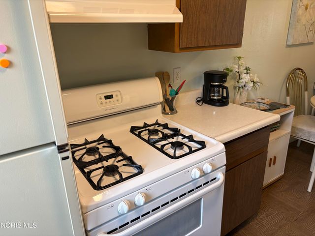 6548 Cornwall Court, Sylvania, OH 43560