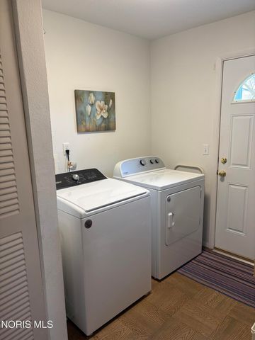 6548 Cornwall Court, Sylvania, OH 43560