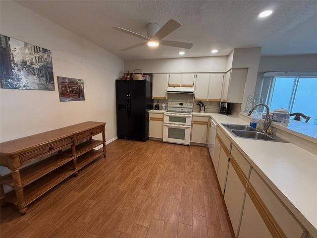 1477 PARK BEACH CIRCLE 31, Punta Gorda, FL 33950