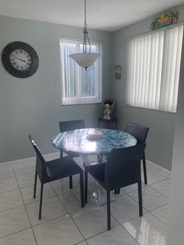 7216 S Devon Drive 212, Tamarac, FL 33321