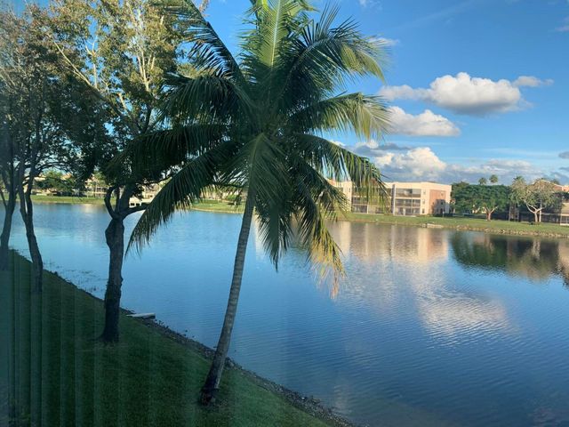 7216 S Devon Drive 212, Tamarac, FL 33321