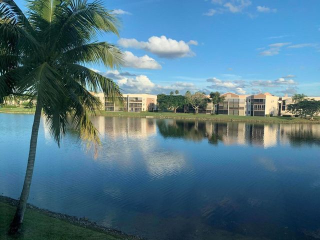 7216 S Devon Drive 212, Tamarac, FL 33321