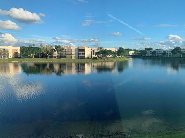 7216 S Devon Drive 212, Tamarac, FL 33321