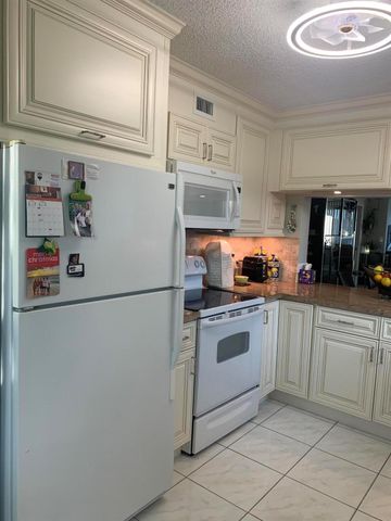 7216 S Devon Drive 212, Tamarac, FL 33321