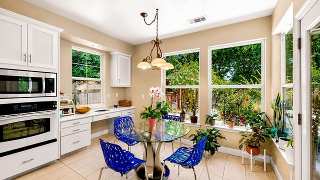 2815 Castleview Dr, Turlock, CA 95382