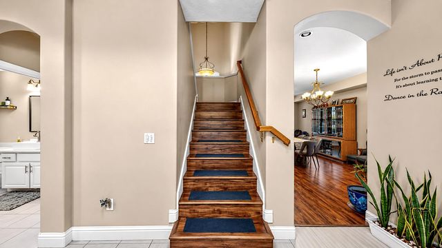 2815 Castleview Dr, Turlock, CA 95382