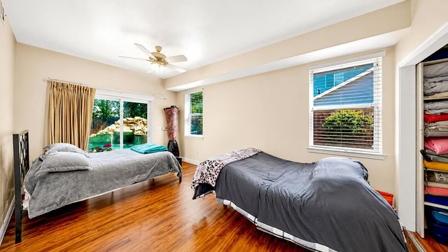 2815 Castleview Dr, Turlock, CA 95382