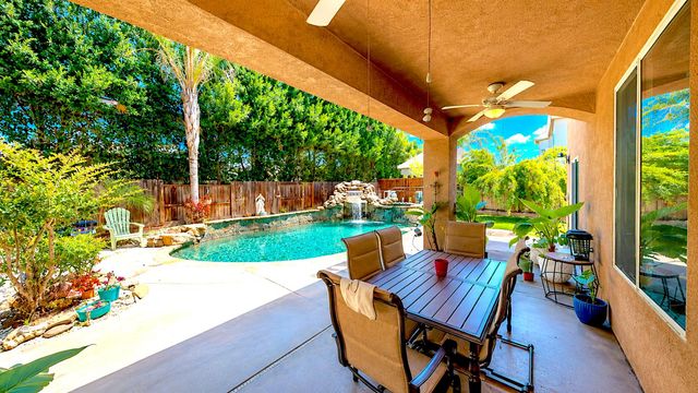 2815 Castleview Dr, Turlock, CA 95382