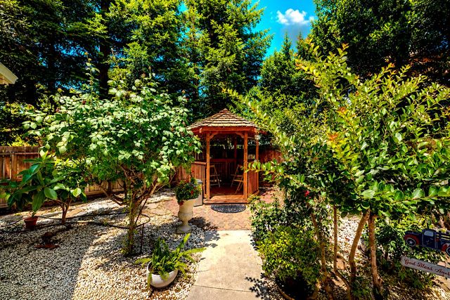 2815 Castleview Dr, Turlock, CA 95382