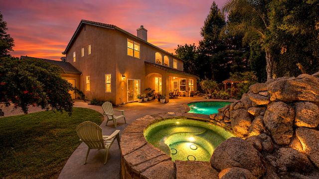 2815 Castleview Dr, Turlock, CA 95382