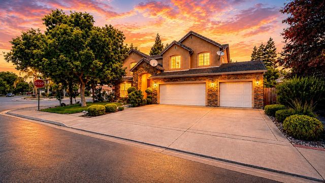 2815 Castleview Dr, Turlock, CA 95382