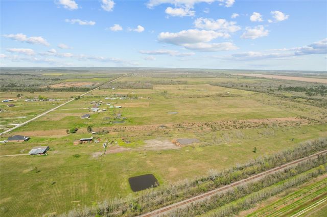 1686 County Road 615, Dayton, TX 77535
