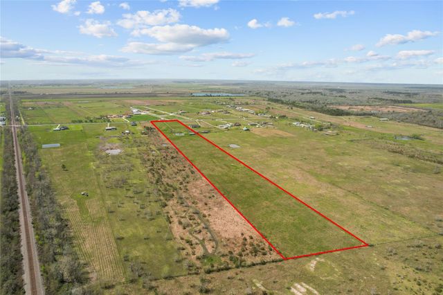 1686 County Road 615, Dayton, TX 77535