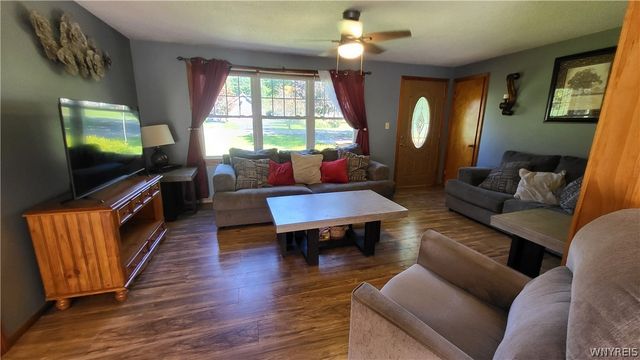 7284 Woodland Drive, Boston, NY 14075