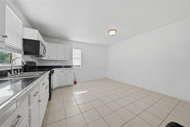 28008 W Oak Ridge Road, Kemp, TX 75143