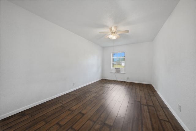 28008 W Oak Ridge Road, Kemp, TX 75143