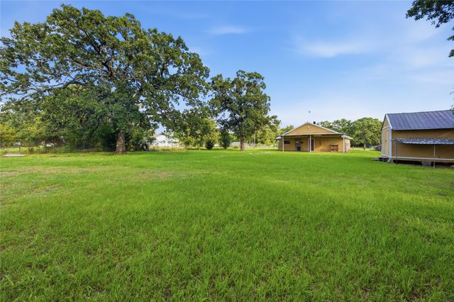 28008 W Oak Ridge Road, Kemp, TX 75143