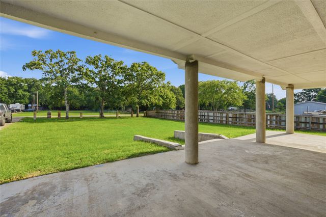 28008 W Oak Ridge Road, Kemp, TX 75143
