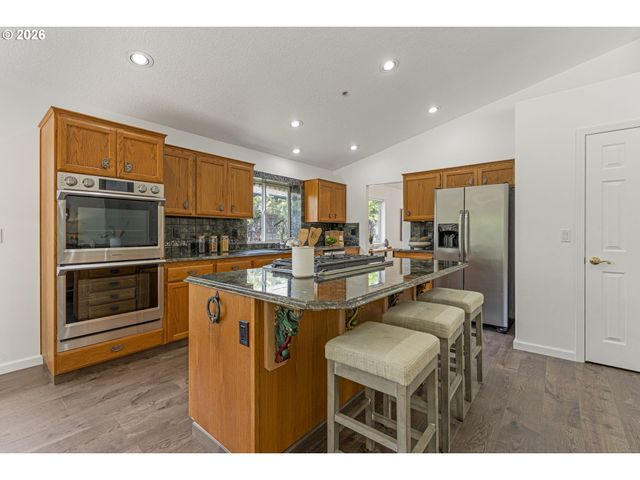 18938 CATHY ADAMS Dr, Oregon City, OR 97045