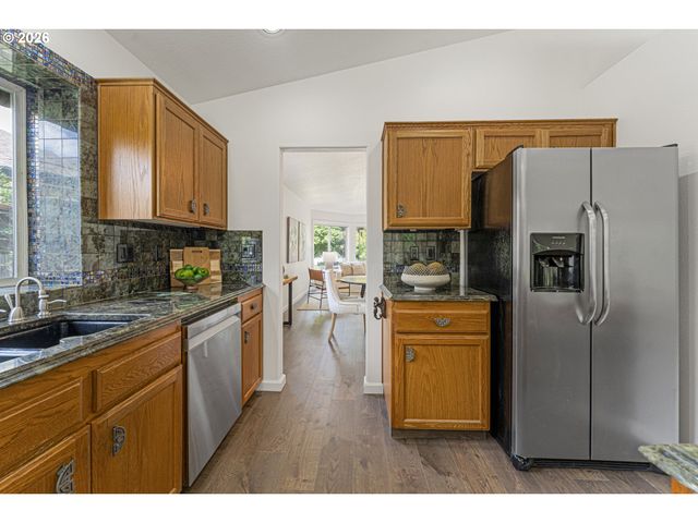18938 CATHY ADAMS Dr, Oregon City, OR 97045