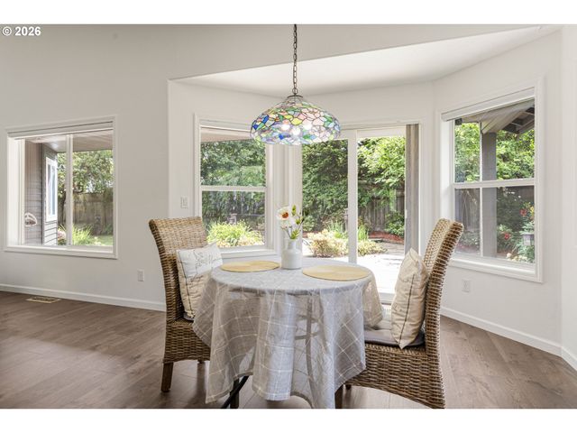 18938 CATHY ADAMS Dr, Oregon City, OR 97045