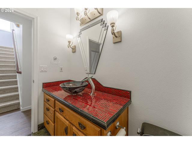 18938 CATHY ADAMS Dr, Oregon City, OR 97045