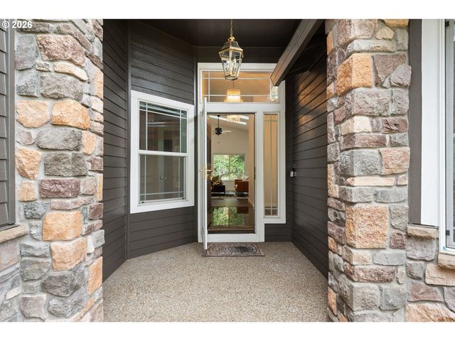 18938 CATHY ADAMS Dr, Oregon City, OR 97045