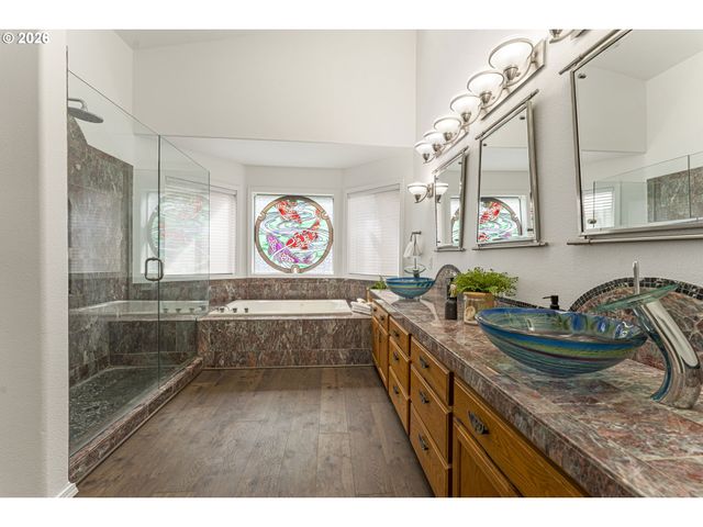 18938 CATHY ADAMS Dr, Oregon City, OR 97045