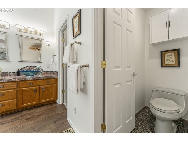 18938 CATHY ADAMS Dr, Oregon City, OR 97045