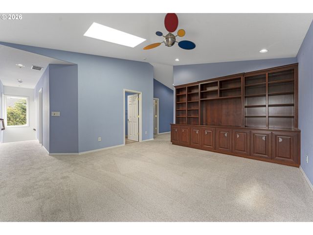 18938 CATHY ADAMS Dr, Oregon City, OR 97045
