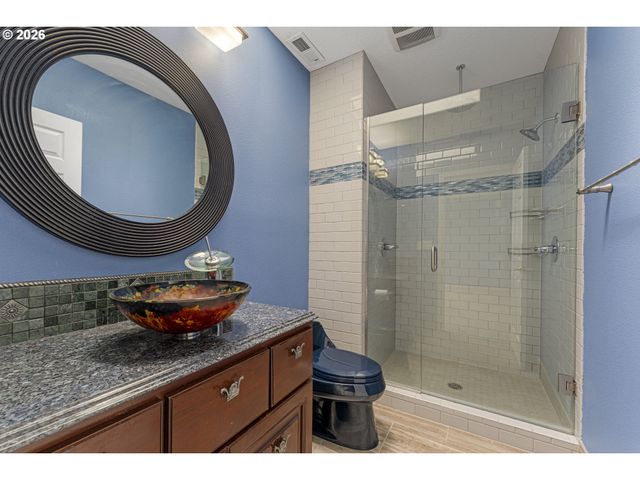18938 CATHY ADAMS Dr, Oregon City, OR 97045