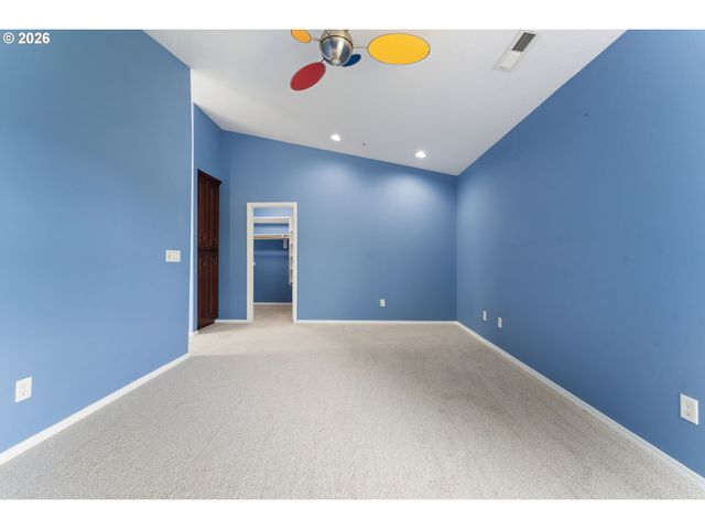 18938 CATHY ADAMS Dr, Oregon City, OR 97045