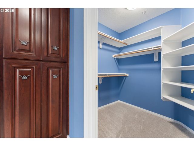 18938 CATHY ADAMS Dr, Oregon City, OR 97045