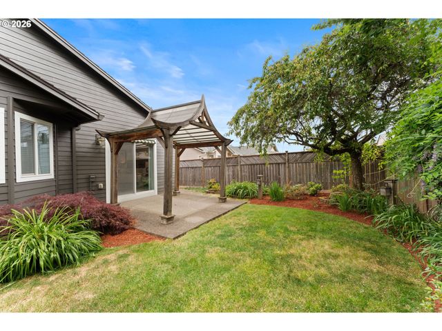 18938 CATHY ADAMS Dr, Oregon City, OR 97045