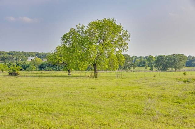 184 Hcr 1439, Covington, TX 76636