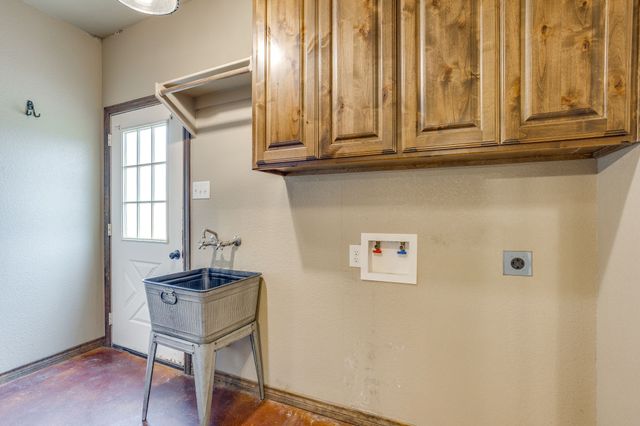 184 Hcr 1439, Covington, TX 76636