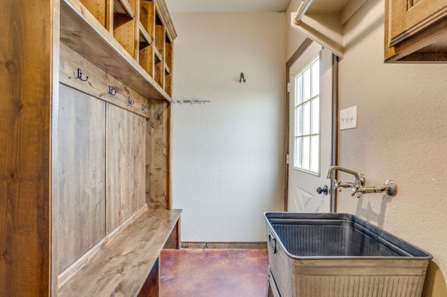 184 Hcr 1439, Covington, TX 76636